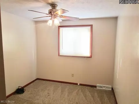 4103 Kenyon Ave, Lorain, OH 44053 photo 9