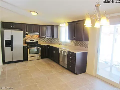 4103 Kenyon Ave, Lorain, OH 44053 photo 2