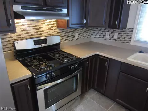 4103 Kenyon Ave, Lorain, OH 44053 photo 3