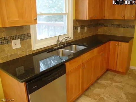 38600 Aurora Rd, Solon, OH 44139 photo 4