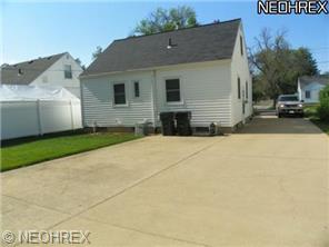 527 Cambridge Ave, Elyria, OH 44035 photo 3