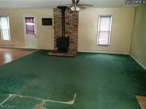 633 Carol Ln, Elyria, OH 44035 photo 2