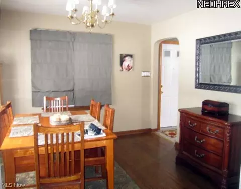 145 Sheldon Dr, Akron, OH 44313 photo 6