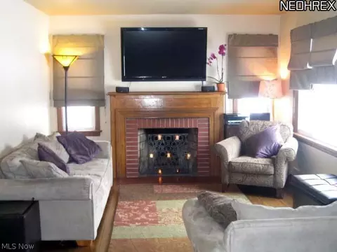 145 Sheldon Dr, Akron, OH 44313 photo 4