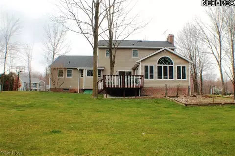 237 Greenview Dr, Aurora, OH 44202 photo 3