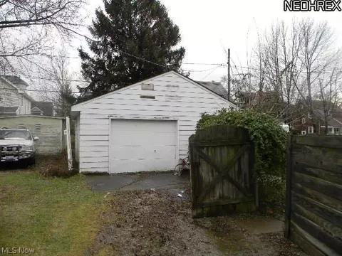 321 Kenyon Ave, Elyria, OH 44035 photo 5