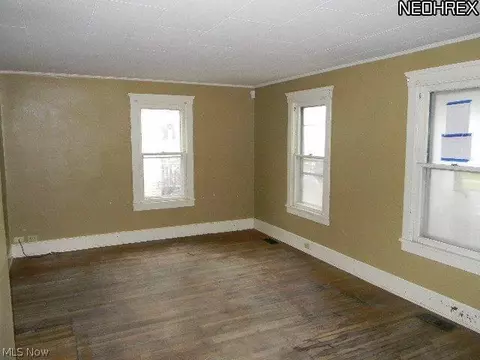 321 Kenyon Ave, Elyria, OH 44035 photo 8