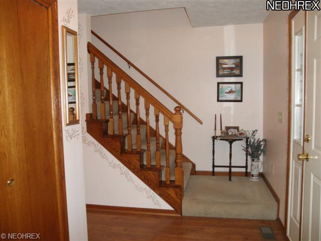 743 Bittersweet Dr NE, Massillon, OH 44646 photo 2