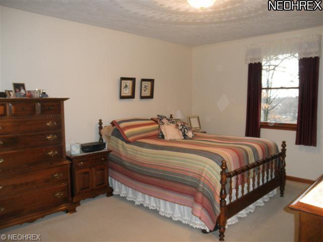 743 Bittersweet Dr NE, Massillon, OH 44646 photo 3