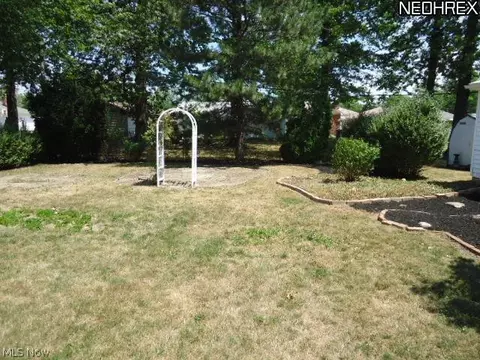 407 Clarmont Rd, Willowick, OH 44095 photo 10