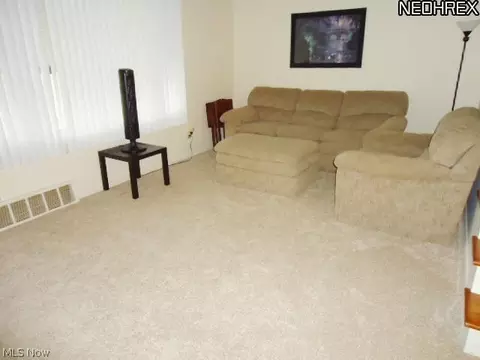 407 Clarmont Rd, Willowick, OH 44095 photo 5