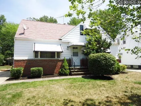 407 Clarmont Rd, Willowick, OH 44095 photo 1