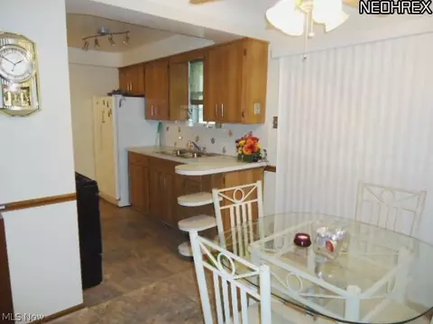 407 Clarmont Rd, Willowick, OH 44095 photo 2