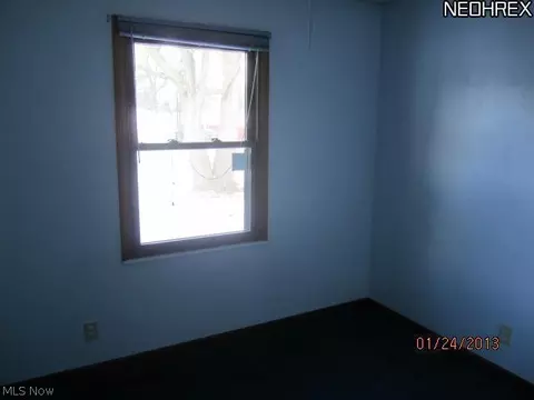 733 Stanford Ave, Elyria, OH 44035 photo 4