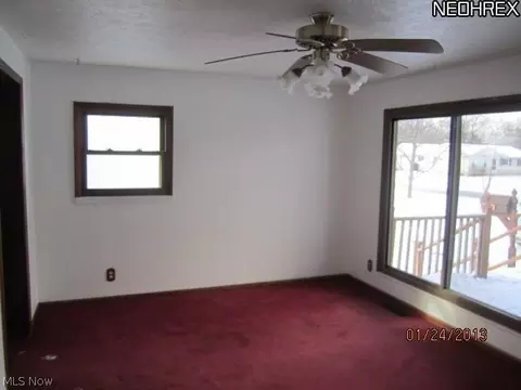 733 Stanford Ave, Elyria, OH 44035 photo 2