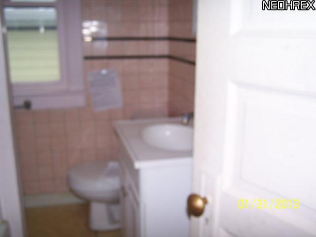 391 Elm St, Struthers, OH 44471 photo 5