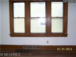391 Elm St, Struthers, OH 44471 photo 4