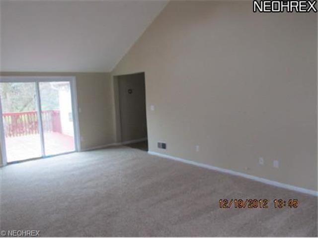 41707 Ethel Dr, Elyria, OH 44035 photo 2
