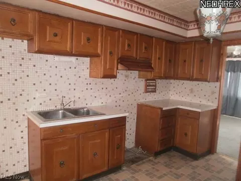 5365 Fleming, Lorain, OH 44055 photo 4