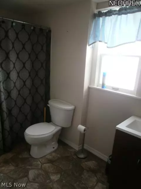 5365 Fleming, Lorain, OH 44055 photo 3