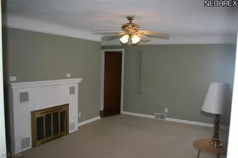 549 Eastern Heights Blvd, Elyria, OH 44035 photo 4