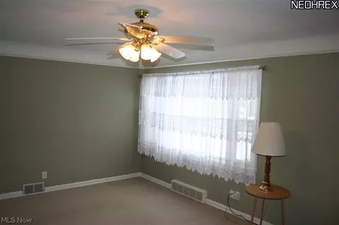 549 Eastern Heights Blvd, Elyria, OH 44035 photo 5
