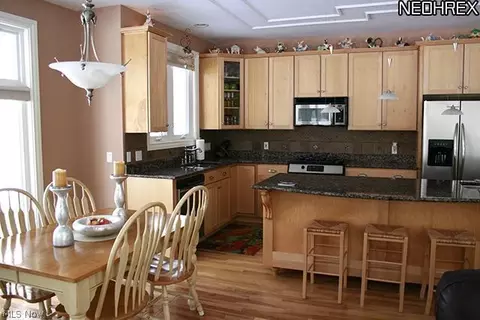 12180 Falls Rd, Chardon, OH 44024 photo 5