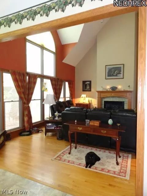 821 High St, Coshocton, OH 43812 photo 2