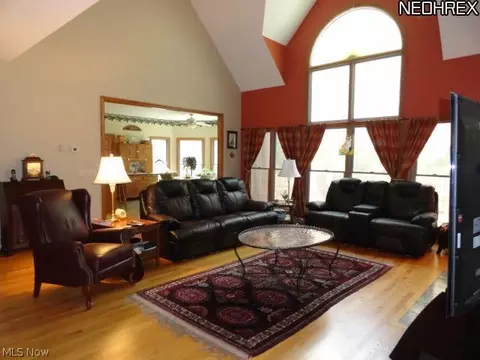 821 High St, Coshocton, OH 43812 photo 3