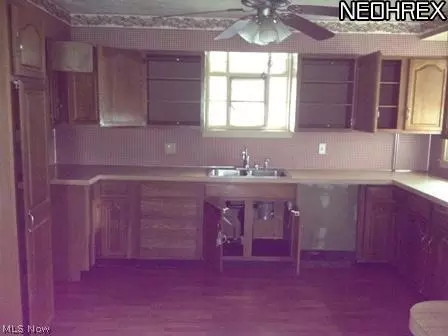 225 Mccarty Ave, Dennison, OH 44621 photo 4