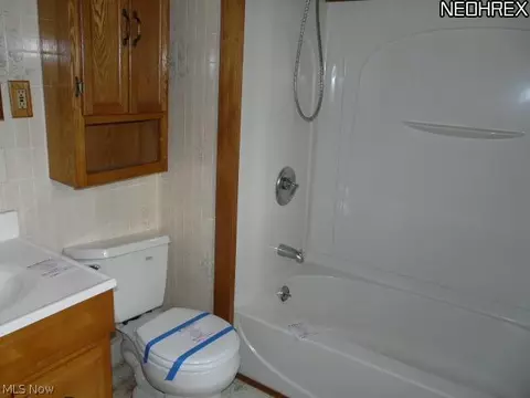 150 Charles Ct, Elyria, OH 44035 photo 9