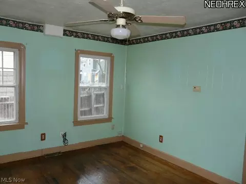 150 Charles Ct, Elyria, OH 44035 photo 5