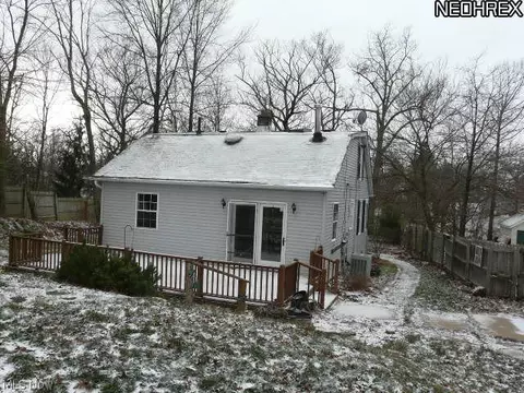 150 Charles Ct, Elyria, OH 44035 photo 4
