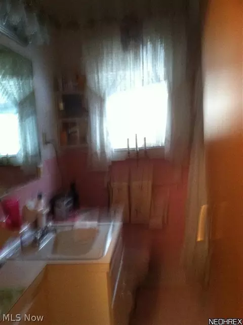 69 Robin Hood Dr, Youngstown, OH 44511 photo 10