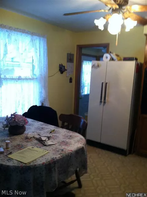 69 Robin Hood Dr, Youngstown, OH 44511 photo 6