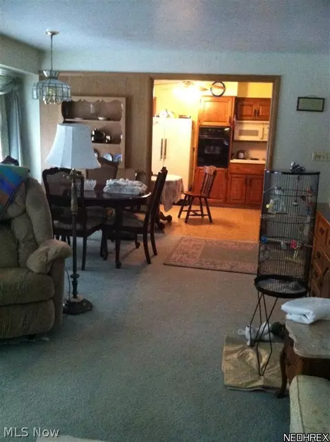 69 Robin Hood Dr, Youngstown, OH 44511 photo 3