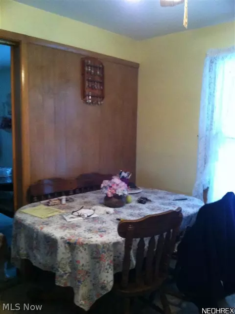 69 Robin Hood Dr, Youngstown, OH 44511 photo 5