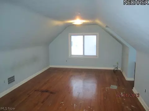 542 3rd St, Elyria, OH 44035 photo 5
