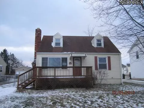 542 3rd St, Elyria, OH 44035 photo 1