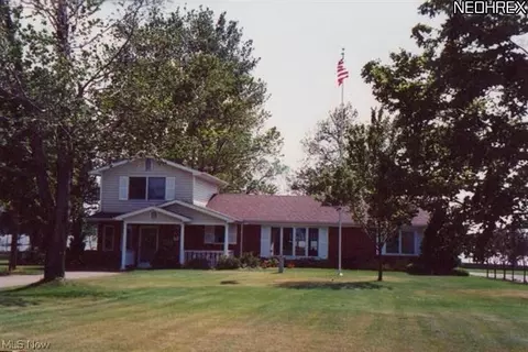 703 Cedar Point Rd, Sandusky, OH 44870 photo 1