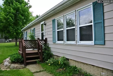 480 Stallion Ct, Lagrange, OH 44050 photo 2