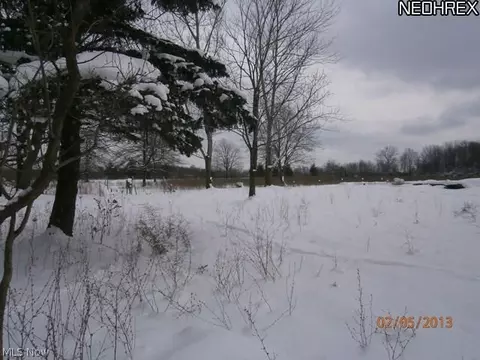 5758 Root Rd, Conneaut, OH 44030 photo 2