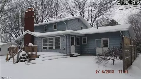 3603 Silvieus St, Ashtabula, OH 44004 photo 2
