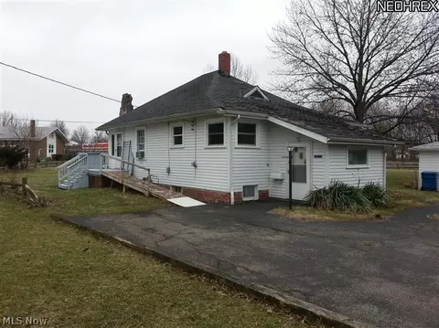 32312 Willowick Dr, Willowick, OH 44095 photo 1