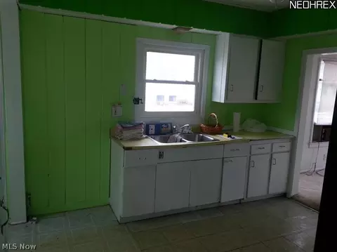 32312 Willowick Dr, Willowick, OH 44095 photo 14