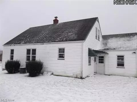 147 Helena Dr, Struthers, OH 44471 photo 2