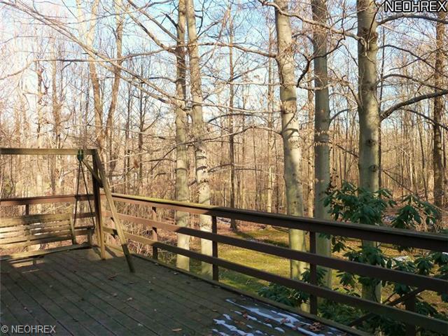 6877 Tanglewood Dr, Youngstown, OH 44512 photo 9