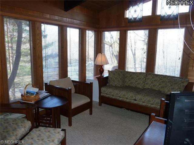6877 Tanglewood Dr, Youngstown, OH 44512 photo 5