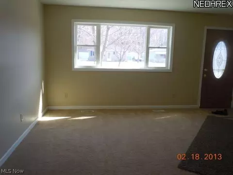 4812 Willowbrook Dr, Mentor, OH 44060 photo 2
