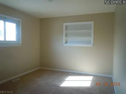 4812 Willowbrook Dr, Mentor, OH 44060 photo 9